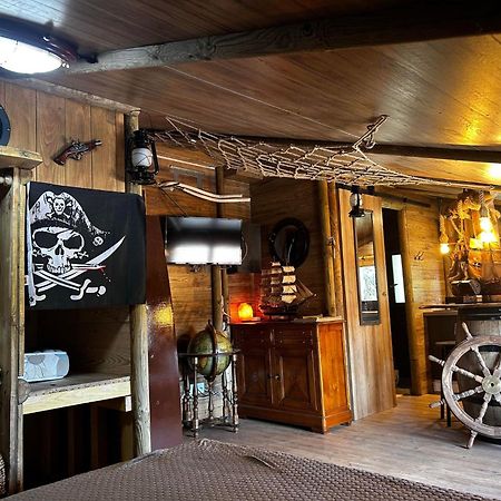 Les Chambres De Paulette Chambres A Theme Jack Sparrow Sainte-Marie-la-Mer Kültér fotó