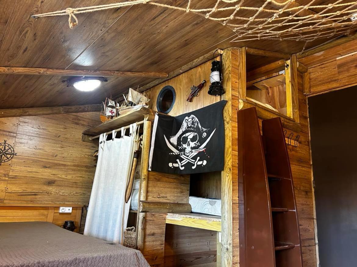 Les Chambres De Paulette Chambres A Theme Jack Sparrow Sainte-Marie-la-Mer Kültér fotó